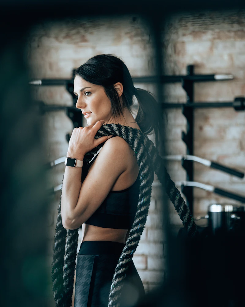 Coach de training fonctionnel avec une corde ondulatoire